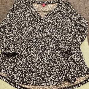 Vince Camuto Black and White Floral Blouse